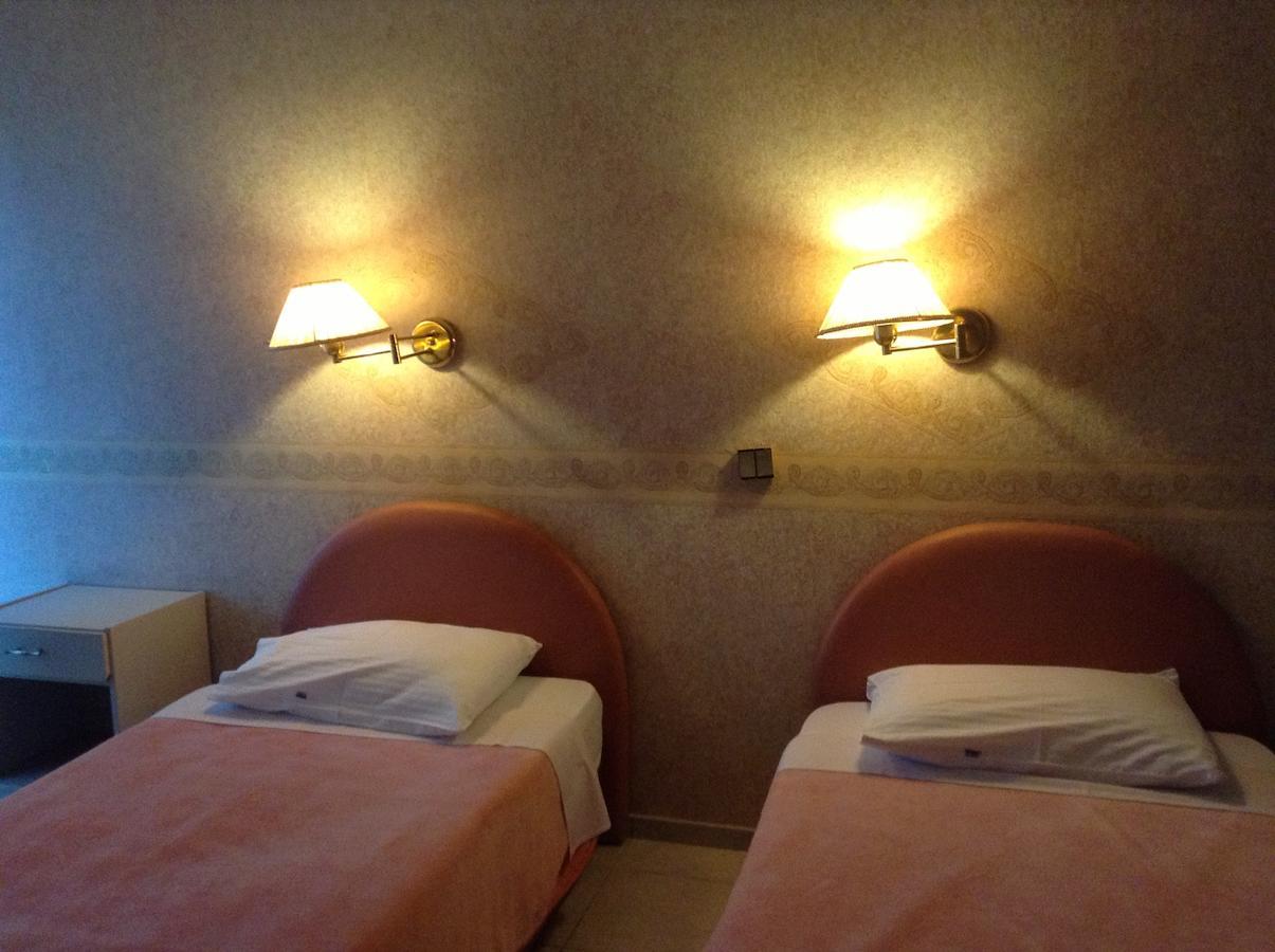 Plotini Hotel Dhidhimotikhon Quarto foto