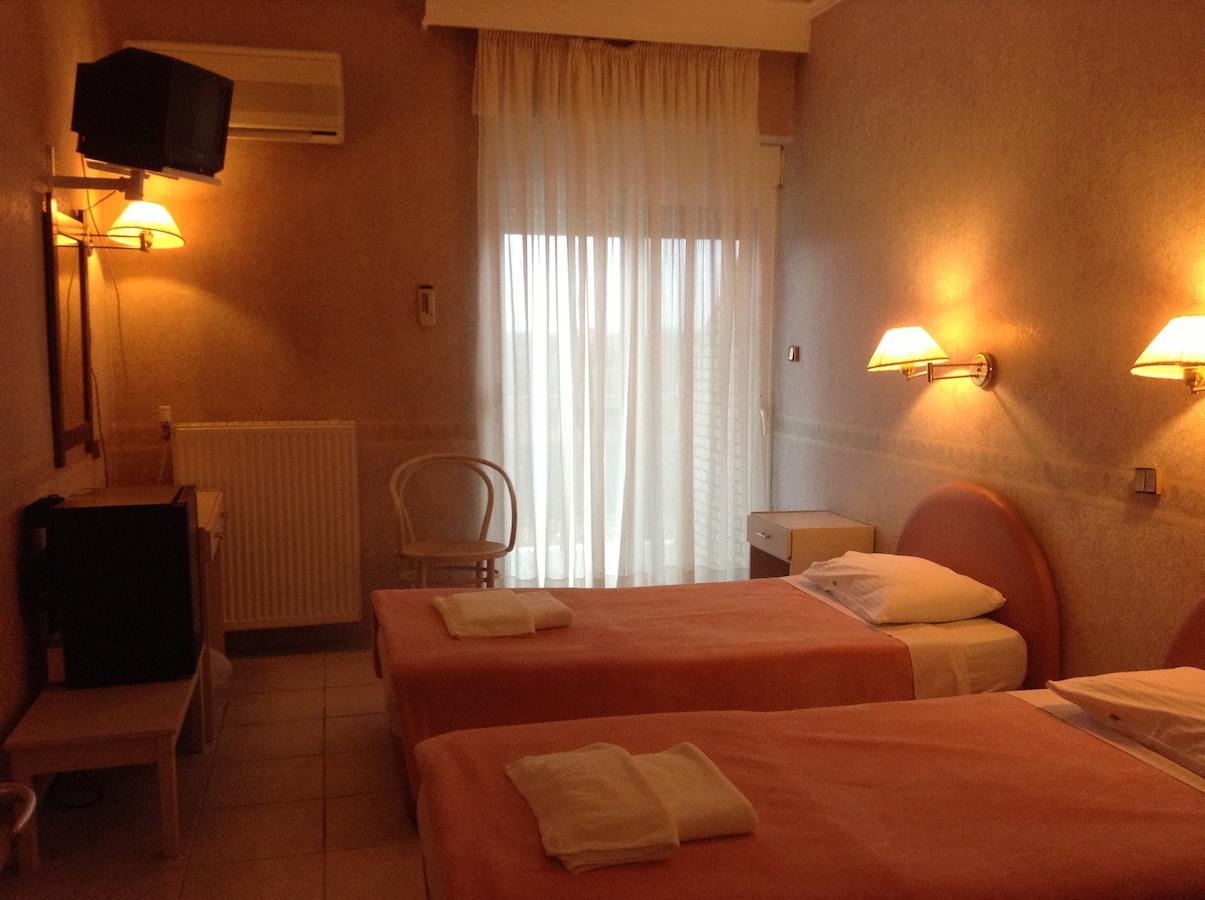 Plotini Hotel Dhidhimotikhon Quarto foto